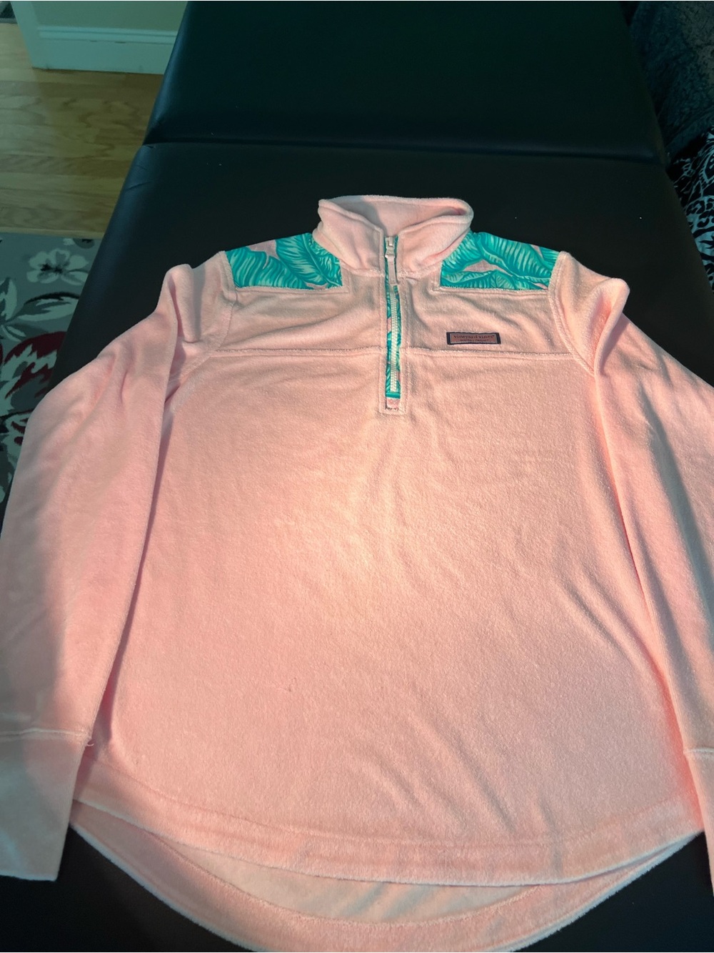 Vineyard Vines Women’s XXS Lite Pink Sweatshirt with Green Leaf Accents 1/4 Zip
